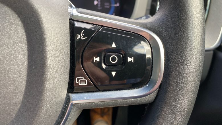 Volvo XC60 2.0 T8 [455] RC PHEV Ultimate Dark 5dr AWD Gtron Estate